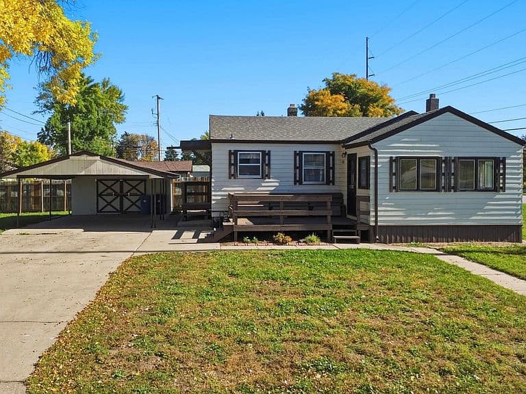 2136 6th Ave photo 1
