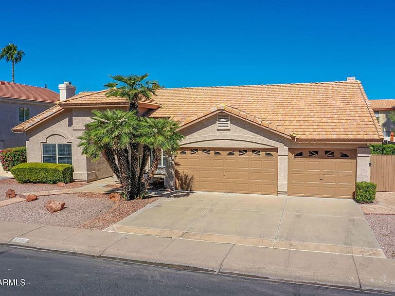 6750 W ORAIBI Drive photo 2