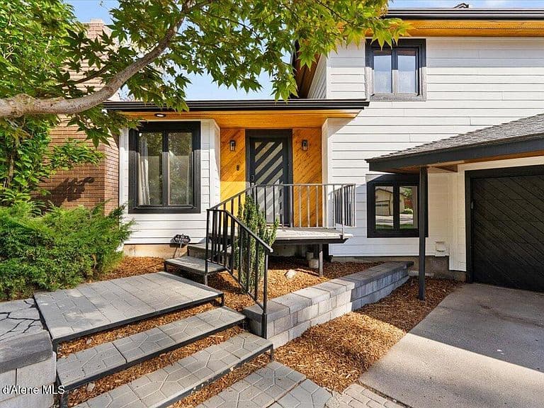 2201 W Canyon Dr photo 3