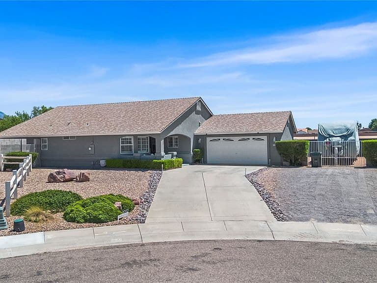 3092 Southern Loop photo 1