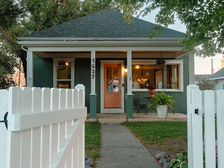 1037 Alger Ave photo 3