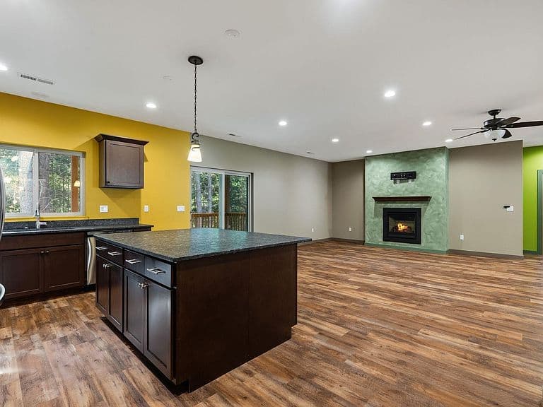 431 Park Ln photo 3