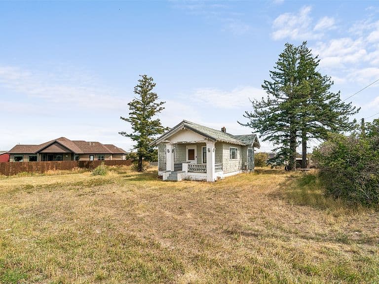 3653 McHugh Ln photo 1