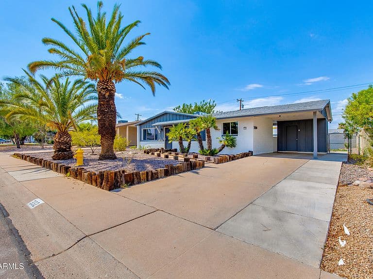 332 E TAYLOR Street photo 3