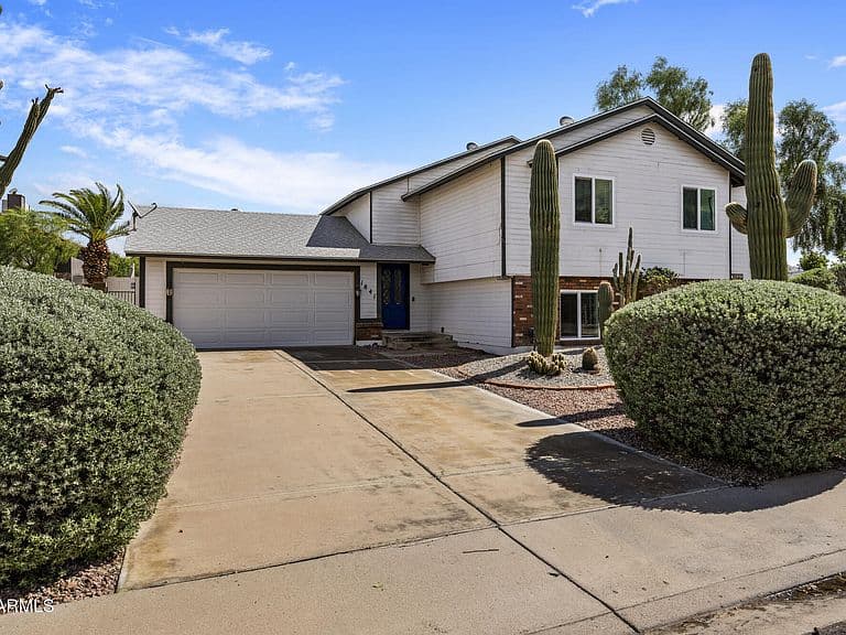 1841 N Saffron Circle photo 1