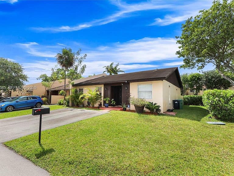 12316 SW 119th Ln photo 1