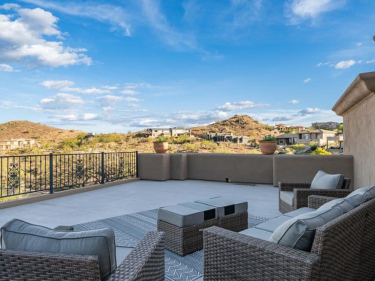 1744 E DESERT WILLOW Drive photo 3