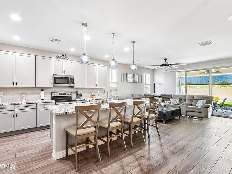 18026 W AMBER RIDGE Way photo 4