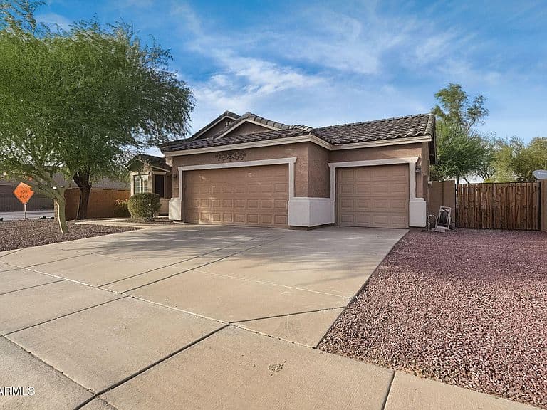 1530 E FONTANA Drive photo 3