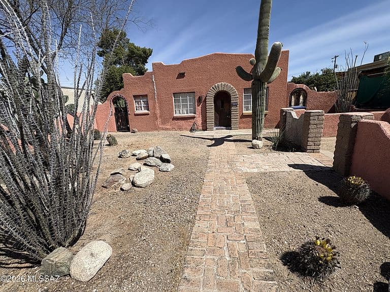 1311 E Spring St photo 1