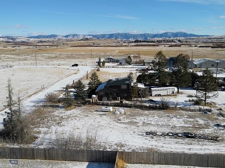 700 Dawson Loop photo 4