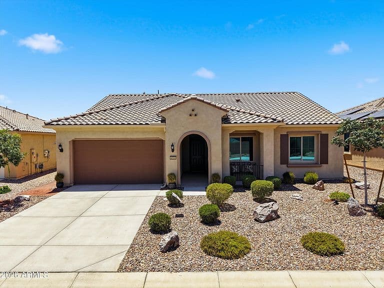 4524 N HUDSON Drive photo 2