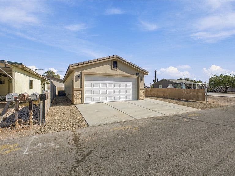 2116 Del Rey Drive photo 3