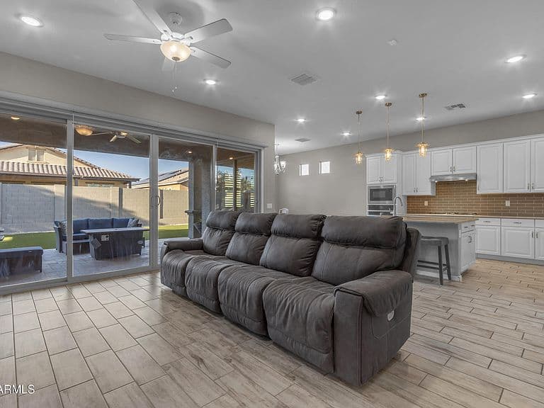 15316 W GARFIELD Street photo 2