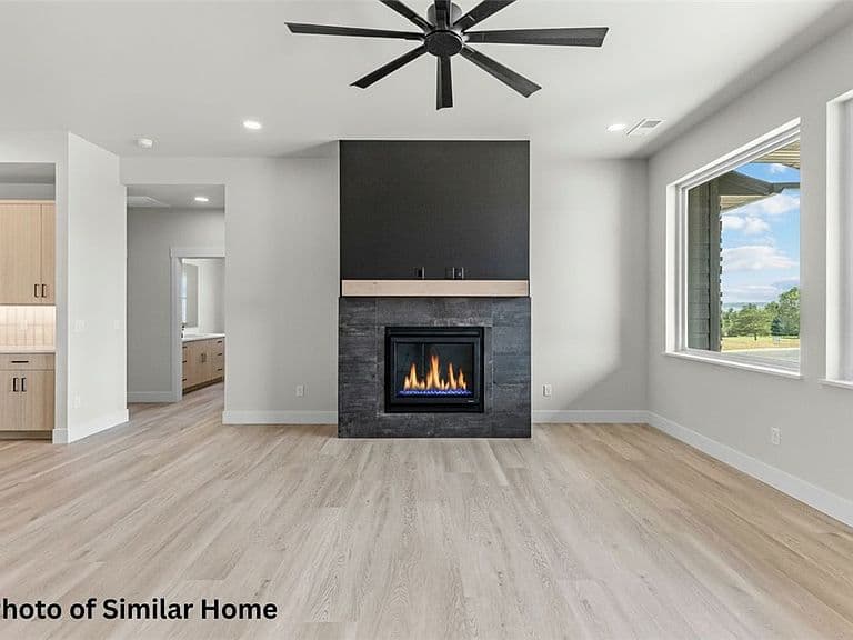 502 Opal Ln photo 4