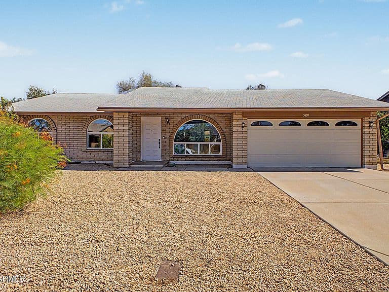 5409 W SELDON Lane photo 1