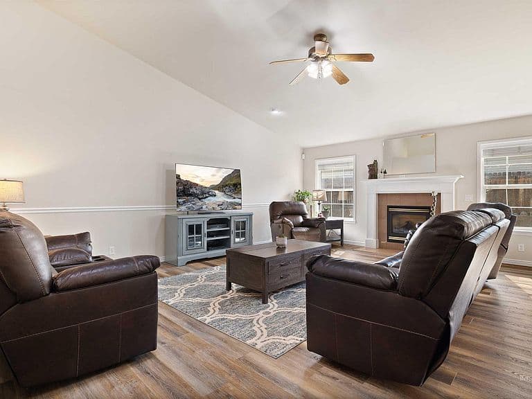 1143 Eastridge Way photo 5