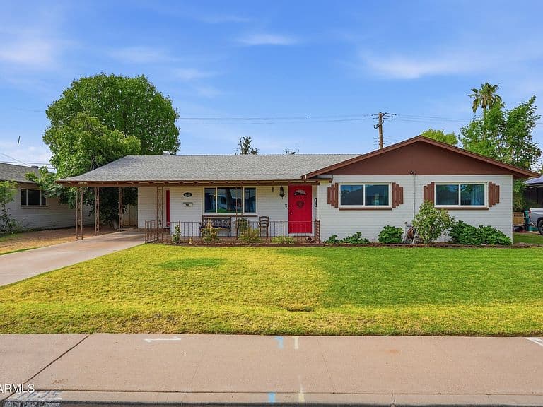 1635 E DANA Avenue photo 1