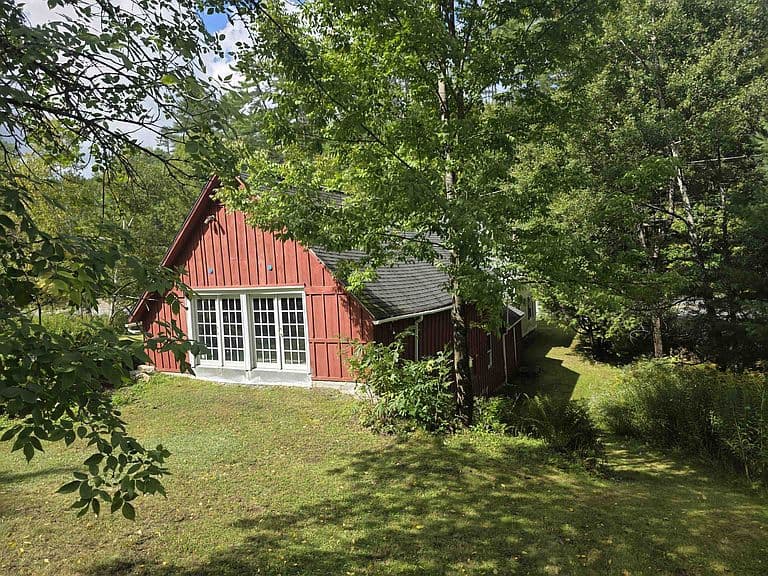 1324 Route 106 photo 2
