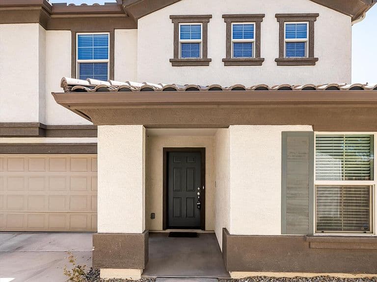 16329 W LATHAM Street photo 2