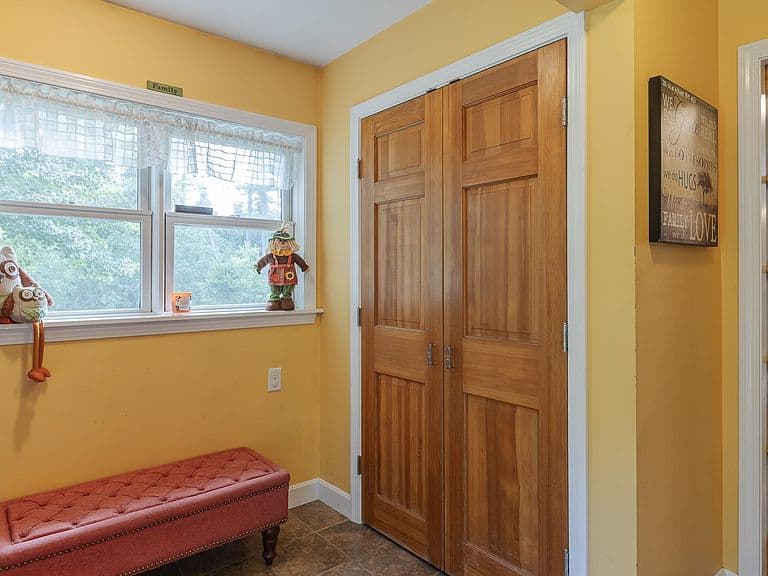 548 Crow Hill Road photo 3