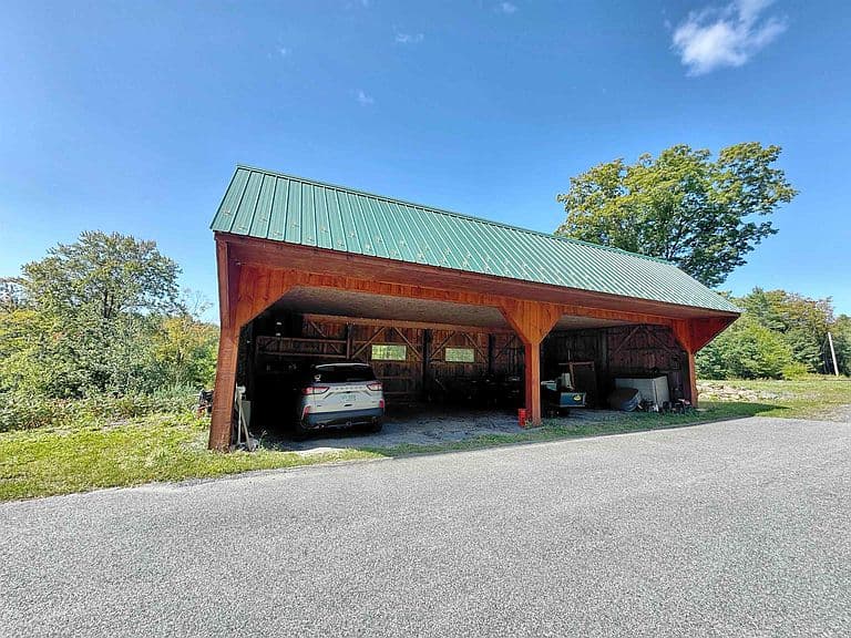 607 Charlestown Road photo 4