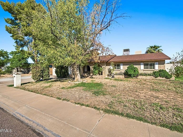 12629 N 28TH Way photo 3
