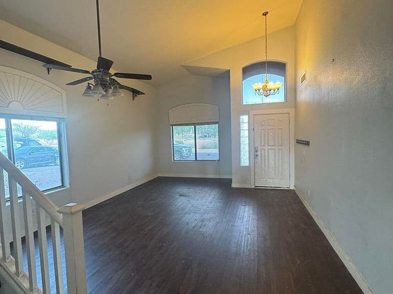 8510 S 49TH Drive photo 3