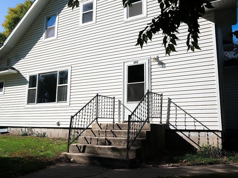 302 Ash St photo 4