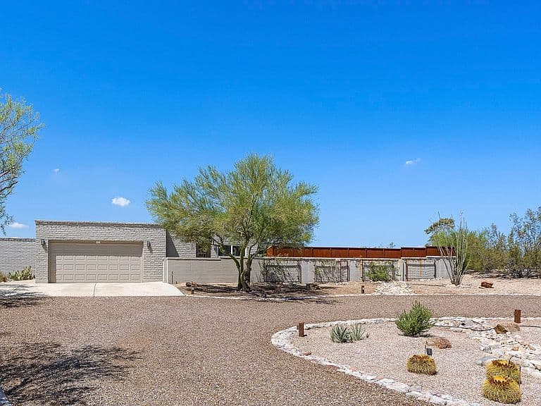 6415 N Camino Padre Isidoro photo 3