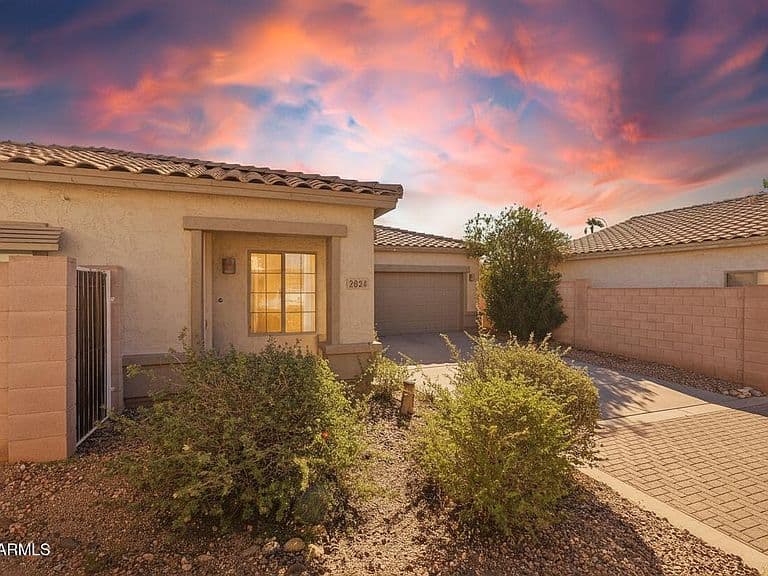 2624 E LA COSTA Drive photo 2