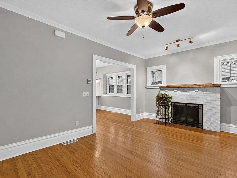 1606 S Center Ave photo 4