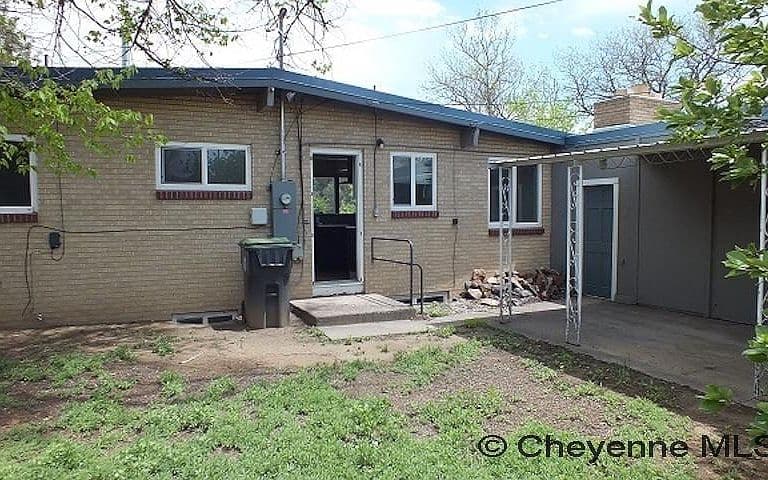 808 Windmill Rd photo 2