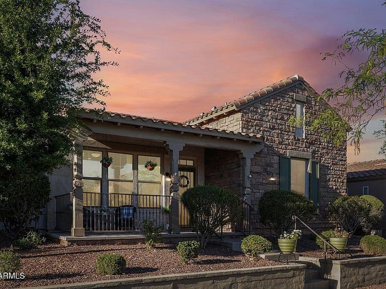 20906 W SUNRISE Lane photo 1