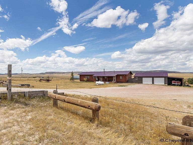 1856 Mountain Shadow Ln S photo 2