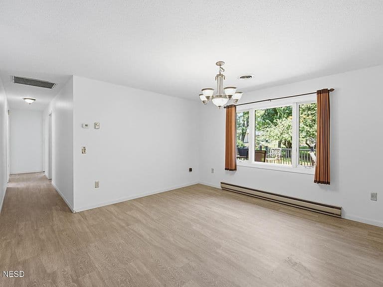 1709 Bruhn Ave NE photo 5