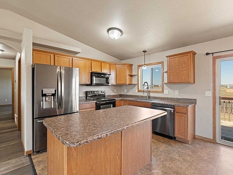 670 Airway Ct photo 3