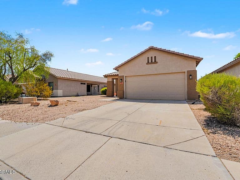 8927 W SHAW BUTTE Drive photo 4