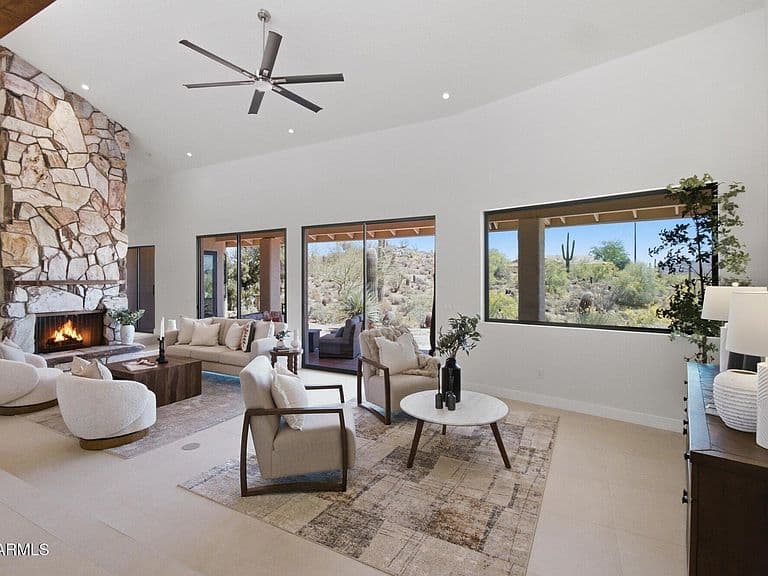 9031 N DESPERADO Court photo 4