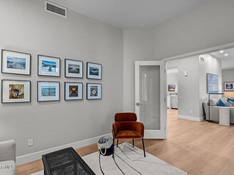 8989 N GAINEY CENTER Drive #104 photo 5