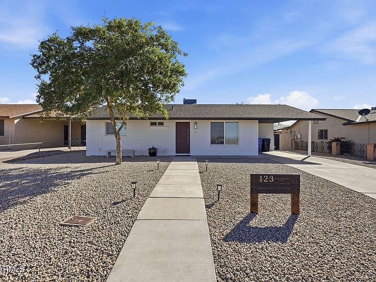 123 W South Mountain Ave photo 1