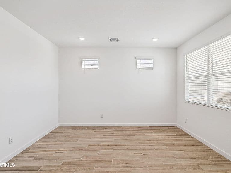 6786 W SPUR Drive photo 3