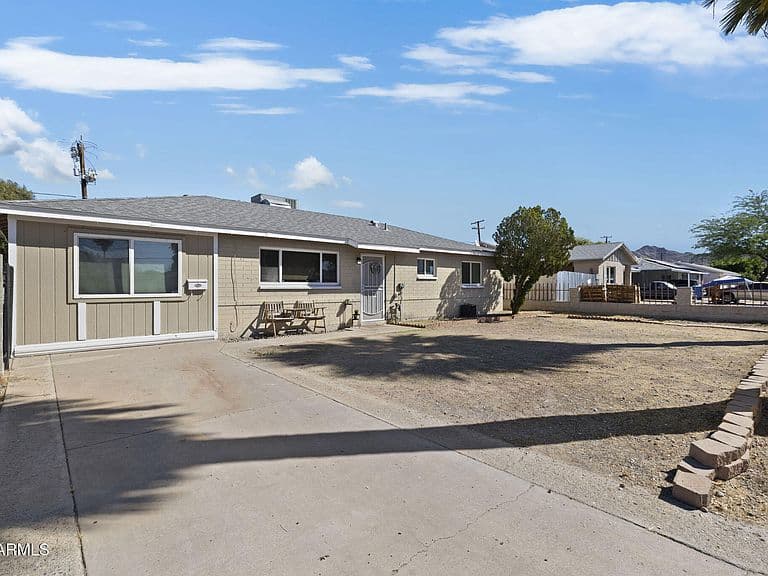 418 E ORCHID Lane photo 4