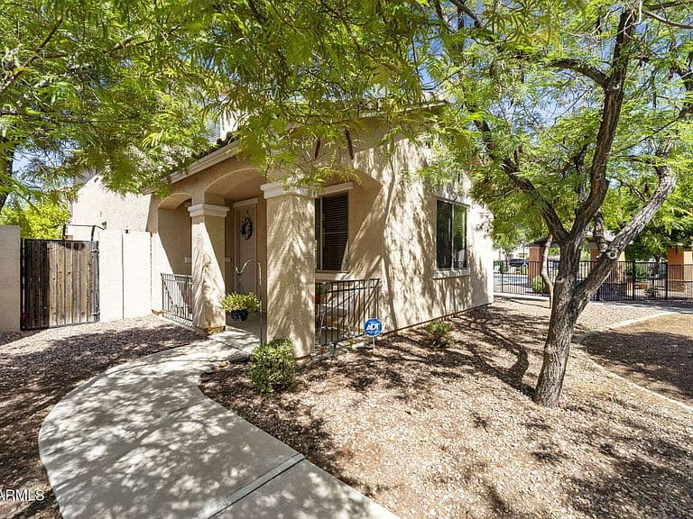 1680 E ELGIN Street photo 1