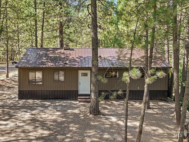 2071 N Pine Featherville Rd photo 3