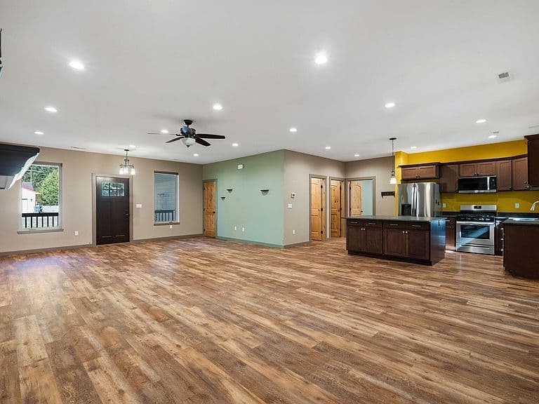 431 Park Ln photo 5