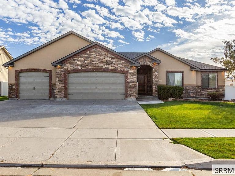 4001 Silverado Dr photo 1
