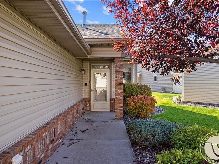 342 Stonegate Cir photo 3