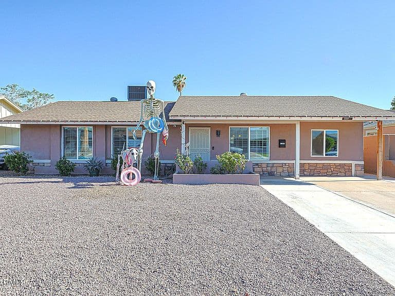 2327 W SUNNYSIDE Avenue photo 2