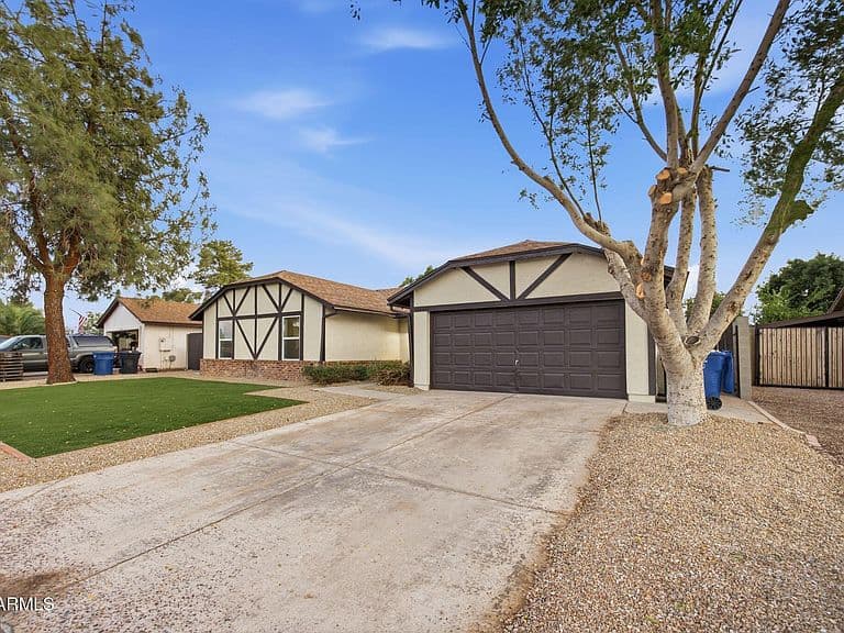 7451 E DRUMMER Avenue photo 2